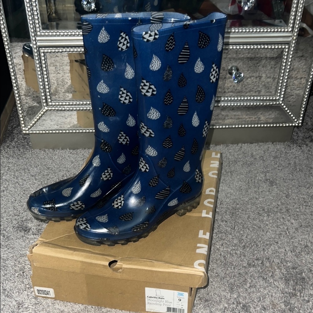 Toms Blue and Black Winter Rain Boots